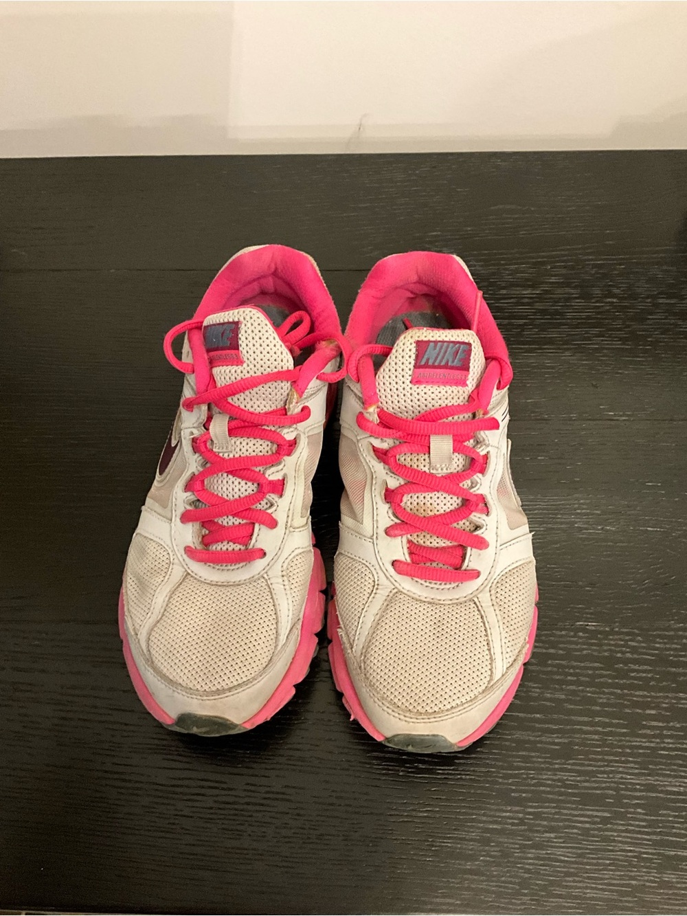 Nike Women White and Pink Athletic Running Shoes